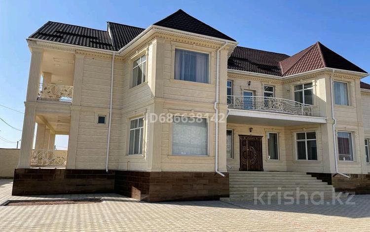 Отдельный дом • 8 комнат • 550 м² • 20 сот., 2 пер Кызыл кайнар 68 за 220 млн 〒 в Таразе — фото 2