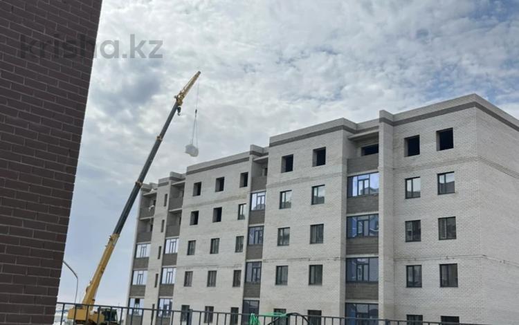 3-комнатная квартира · 105.7 м² · 1/5 этаж, мкр. Алтын орда 355 за 20.3 млн ₸ в Актобе — фото 4