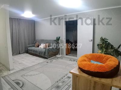 2-бөлмелі пәтер · 40 м² · 3/3 қабат, Селевина (Құнанбай) 36, бағасы: 19 млн ₸ в Семее