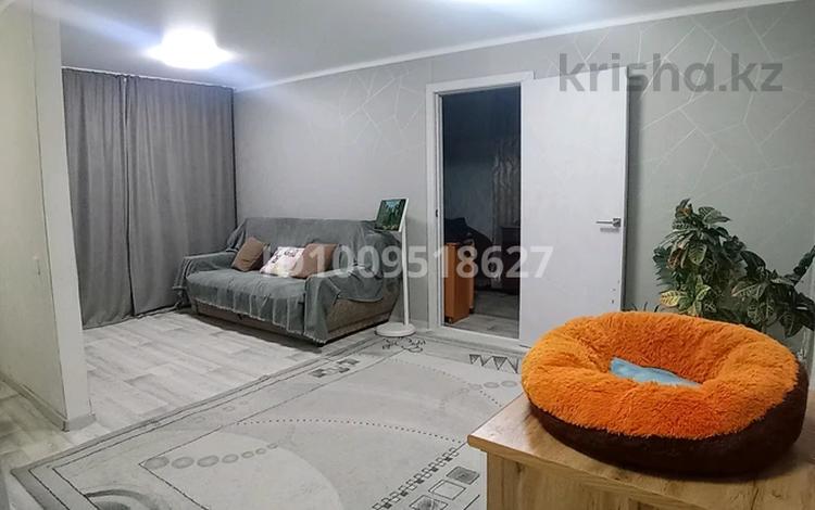 2-бөлмелі пәтер · 40 м² · 3/3 қабат, Селевина (Құнанбай) 36, бағасы: 19 млн ₸ в Семее — фото 2