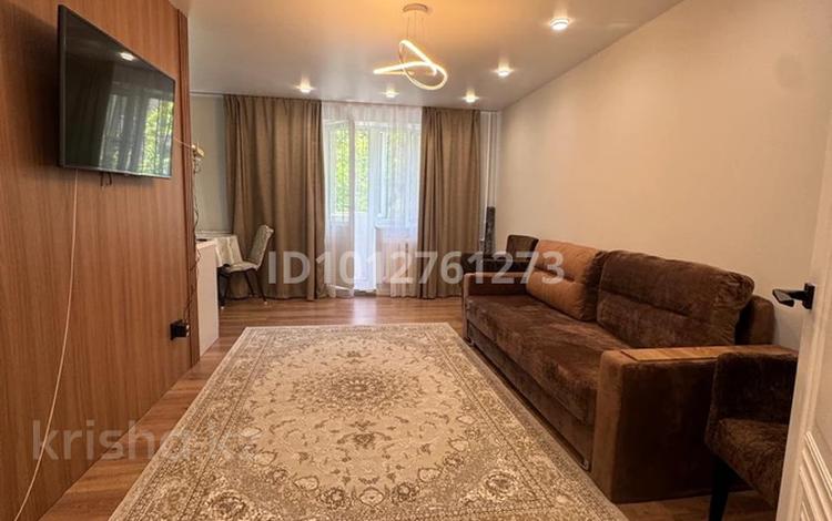 2-бөлмелі пәтер · 44 м² · 2/4 қабат, Абылайхана 32, бағасы: 20 000 ₸ в Алматы, Алмалинский р-н — фото 2