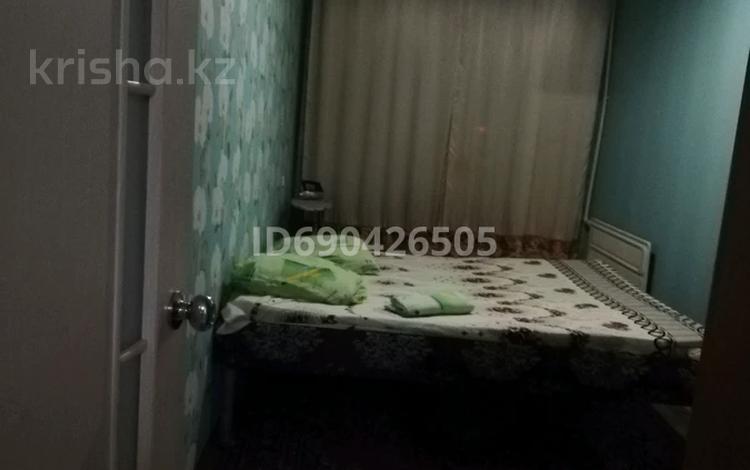 2-комнатная квартира · 42 м² · 1/5 этаж, Курмангазы — Льва Толстого за 8 000 ₸ в Уральске — фото 2