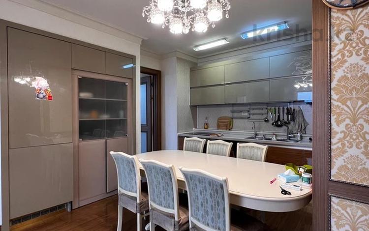 4-комнатная квартира · 155 м² · 14/20 этаж, Аскарова 8 за 900 000 ₸ в Алматы, Ауэзовский р-н — фото 2