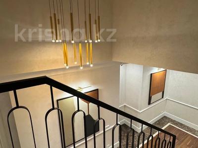 8-комнатная квартира · 450 м² · 5/6 этаж, Сыганак 58 за 700 млн ₸ в Астане, Есильский р-н