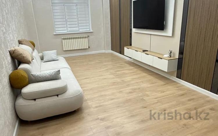 2-комнатная квартира · 69 м² · 3/15 этаж, 17-й мкр, ​17-й микрорайон за 420 000 ₸ в Актау — фото 2