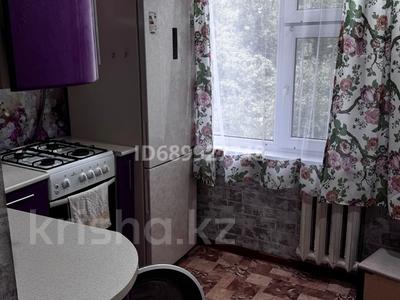 2-бөлмелі пәтер · 48 м² · 2/5 қабат, Строитель ш/а., Циолковского, бағасы: 140 000 ₸ в Уральске, мкр Строитель
