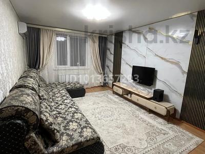 2-комнатная квартира · 60 м² · 4/12 этаж, мкр Акбулак, 1-я улица за 300 000 ₸ в Алматы, Алатауский р-н