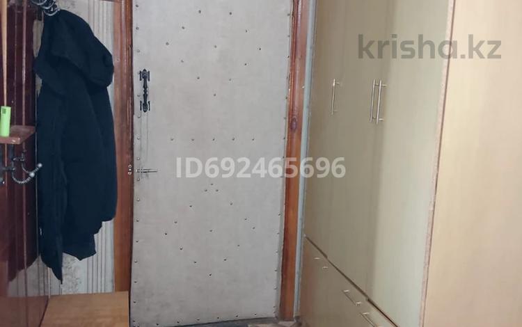 2-комнатная квартира · 53.3 м² · 4/5 этаж, 15 мкр 27б за 24 млн ₸ в Семее — фото 5