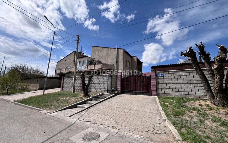 Жеке үй · 7 бөлме · 232 м² · 7 жүзд., Муканова 55/1 — Католическая церковь, бағасы: 90 млн ₸ в Конаеве — фото 2