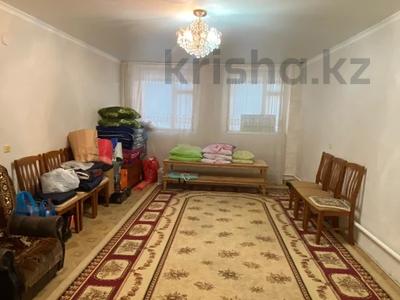 Отдельный дом · 4 комнаты · 172.5 м² · 8 сот., мкр Жастар 2, Ул.Саяхат 45 за 28 млн ₸ в Актобе, жилой массив Жанаконыс