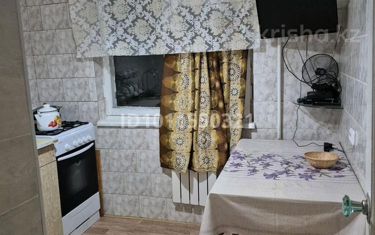 1-комнатная квартира · 30 м² · 1/5 этаж, наурыз 11 — супермаркет Анвар за 8.5 млн ₸ в Актобе, мкр Авиагородок — фото 2