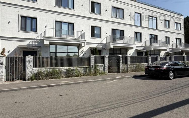 7-бөлмелі пәтер · 335 м² · 1/3 қабат, Улица4-ая 7, бағасы: 420 млн ₸ в Алматы, Медеуский р-н — фото 2