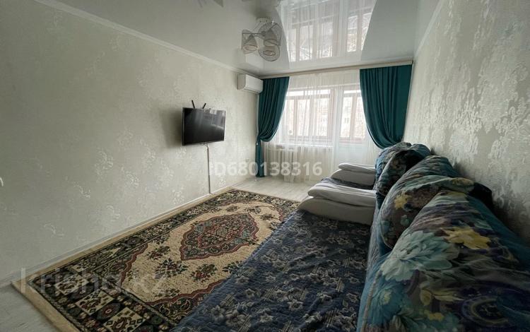 2-комнатная квартира, 44 м², 3/5 этаж помесячно, Чокина за 140 000 〒 в Павлодаре — фото 11