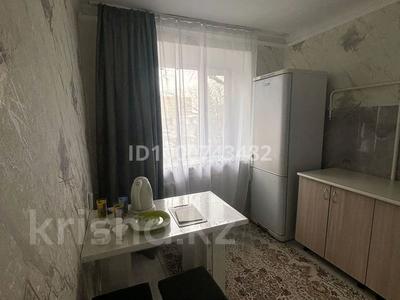 2-комнатная квартира · 43 м² · 1/5 этаж, 40 квартал 5 за 15 000 ₸ в Семее