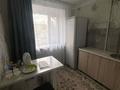 2-комнатная квартира · 43 м² · 1/5 этаж, 40 квартал 5 за 15 000 ₸ в Семее — фото 2