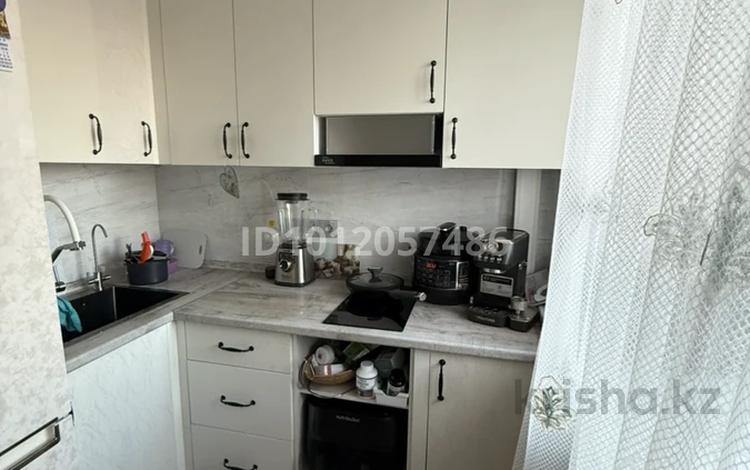 3-комнатная квартира · 61 м² · 5/5 этаж, мкр Новый Город 238 за 23.3 млн ₸ в Караганде, Казыбек би р-н — фото 3