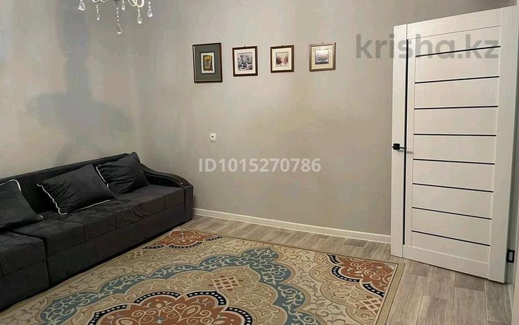1-бөлмелі пәтер · 40 м² · 8/12 қабат, Ақсай-1А ш/а. 12 — Толе би / Момышулы, бағасы: 240 000 ₸ в Алматы, Ауэзовский р-н — фото 2