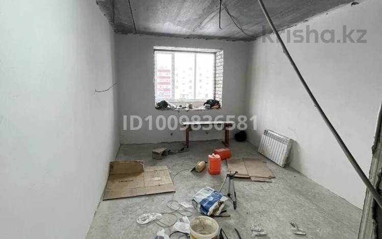 1-бөлмелі пәтер · 52.9 м² · 3/5 қабат, мкр. Зачаганск пгт, М. Монкеулы 81/2 — Супермаркет Алтындар, бағасы: 15.5 млн ₸ в Уральске — фото 2