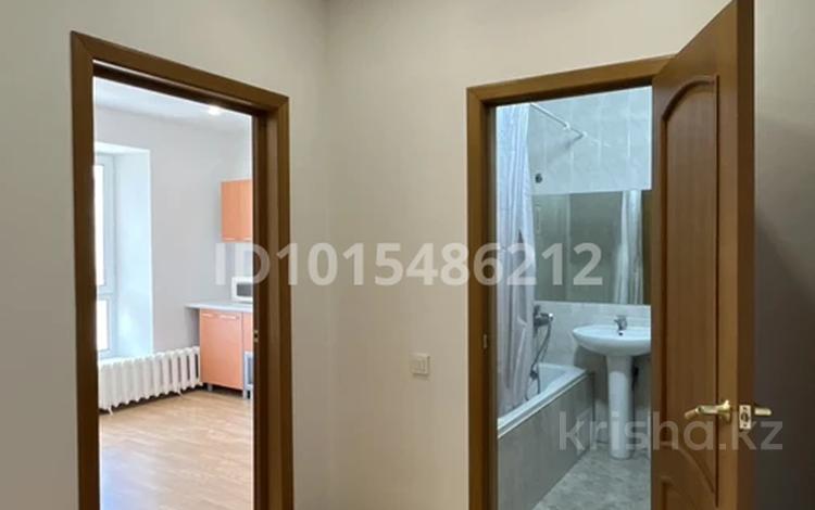 1-комнатная квартира · 40.8 м² · 10/10 этаж, Аманжолова 32 за 22.9 млн ₸ в Астане, Сарайшык р-н — фото 2
