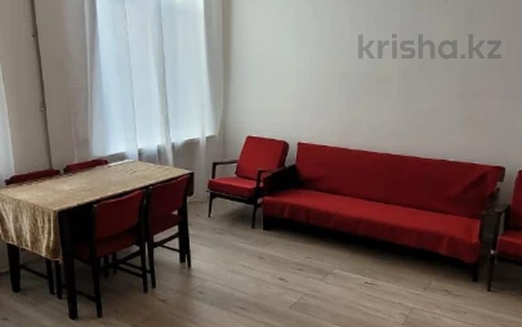 2-комнатная квартира, 57 м², 3/3 этаж помесячно, Наурызбай батыра 106