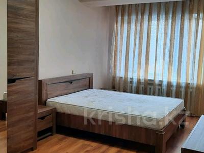 3-комнатная квартира, 95 м², 5/5 этаж помесячно, мкр Самал-2 — бульвар Мендикулова за 400 000 〒 в Алматы, Медеуский р-н