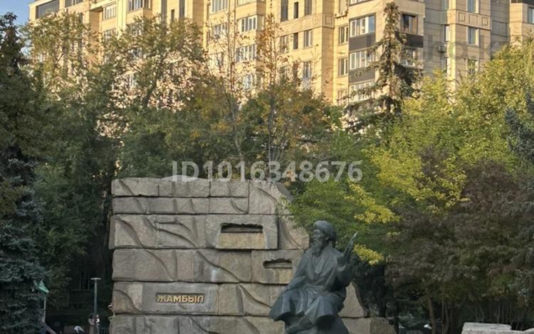 2-комнатная квартира · 80 м², Зенкова 59 — Кабанбай батыра за 700 000 ₸ в Алматы, Медеуский р-н — фото 9
