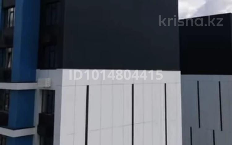 3-бөлмелі пәтер · 79.9 м² · 2/9 қабат, Нұрсая ш/а., Султан Бейбарыс 437, бағасы: 40 млн ₸ в Атырау, мкр Нурсая — фото 2
