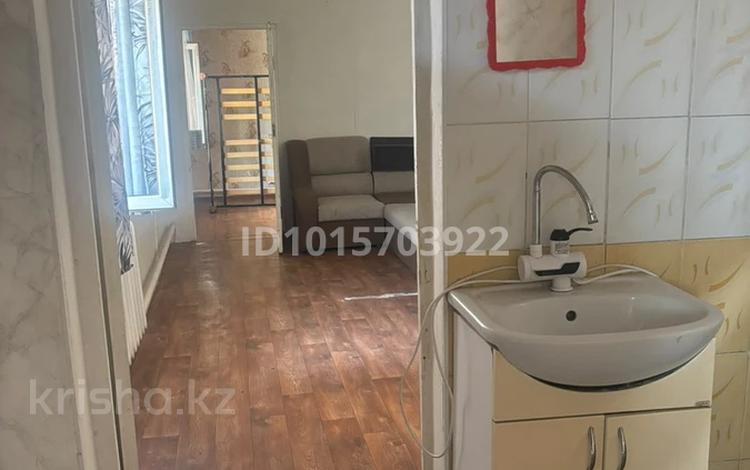 Отдельный дом · 2 комнаты · 60 м² · 6 сот., Желтоксан 30 за 90 000 ₸ в  — фото 2