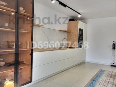 Отдельный дом · 9 комнат · 320 м² · 16 сот., мкр Кунгей , Куанышбаева 8/1 за 140 млн 〒 в Караганде, Казыбек би р-н