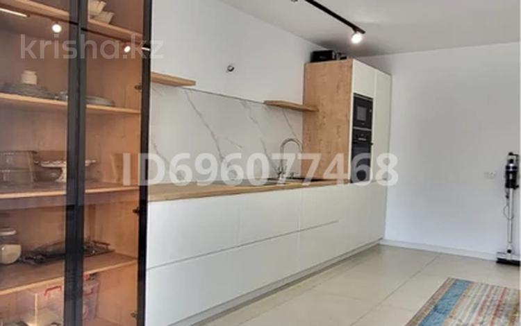 Отдельный дом · 9 комнат · 320 м² · 16 сот., мкр Кунгей , Куанышбаева 8/1 за 140 млн 〒 в Караганде, Казыбек би р-н — фото 2