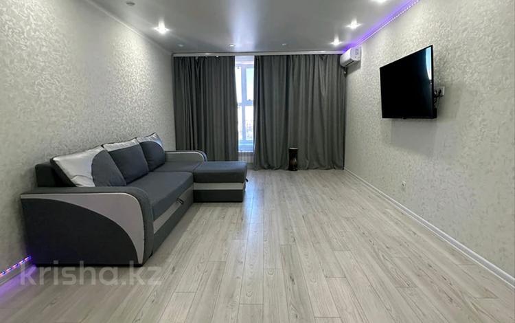 1-комнатная квартира · 50 м² · 9/10 этаж, мкр Женис 11 за 2 000 〒 в Уральске — фото 12