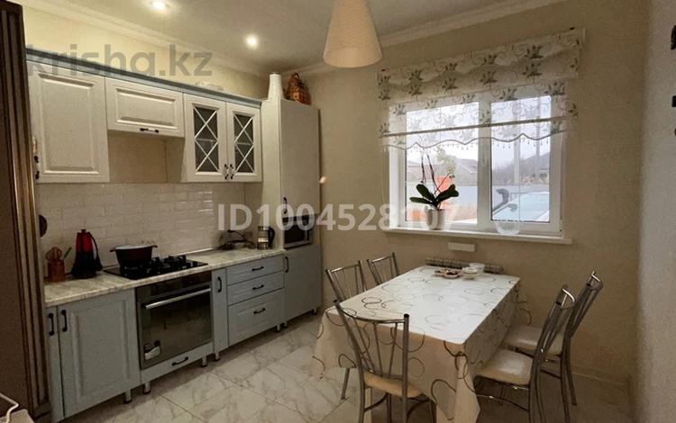 Отдельный дом · 5 комнат · 150 м² · 7 сот., мкр Геолог, Ермолаева — Связист беймахис за 40 млн ₸ в Атырау — фото 2
