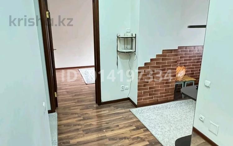 3-комнатная квартира · 77 м² · 1/5 этаж, мкр Аксай-3 за 300 000 ₸ в Алматы, Ауэзовский р-н — фото 2