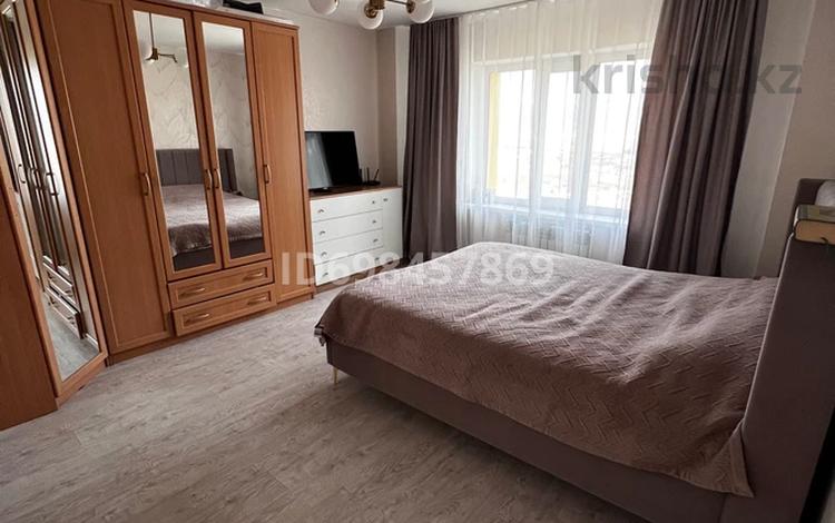 2-бөлмелі пәтер · 70 м² · 22/25 қабат, мкр Юго-Восток, Байкен Ашимова 26 — Бауыржан Момышулы, бағасы: 23 млн ₸ в Караганде, Казыбек би р-н — фото 2