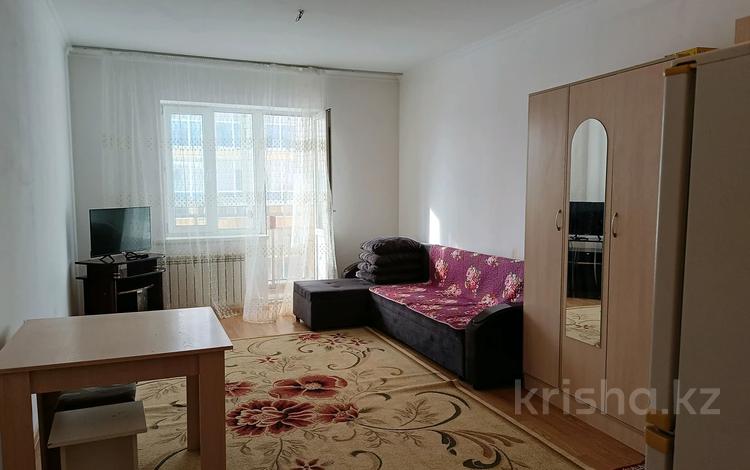 1-комнатная квартира, 40 м², 5/18 этаж помесячно, К. Азербаева 47