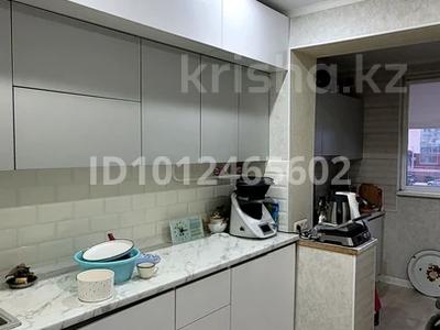 3-бөлмелі пәтер · 63 м² · 2/5 қабат, 13-й мкр 17, бағасы: 220 000 ₸ в Актау