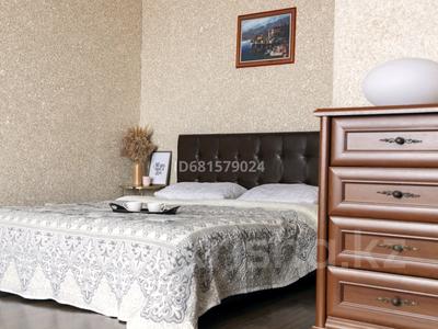 1-комнатная квартира, 35 м², 5/5 этаж посуточно, Егемен Казахстан 20 за 10 000 〒 в Петропавловске