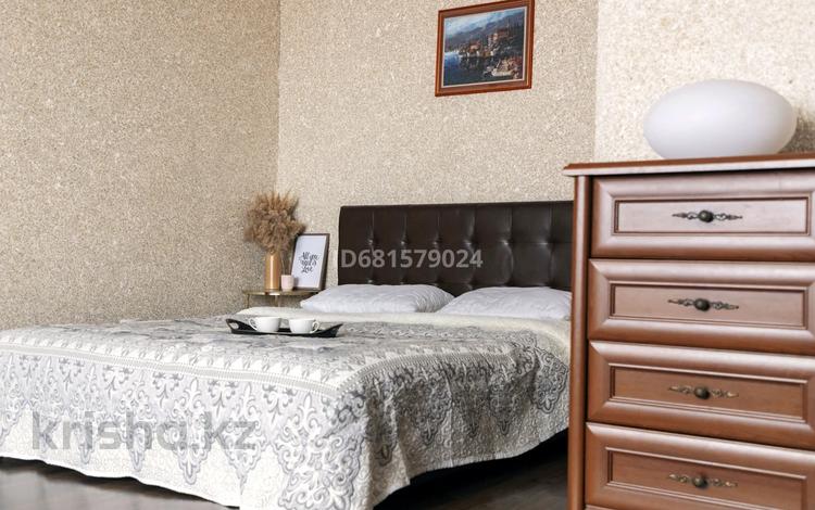 1-комнатная квартира, 35 м², 5/5 этаж посуточно, Егемен Казахстан 20 за 8 500 〒 в Петропавловске — фото 2