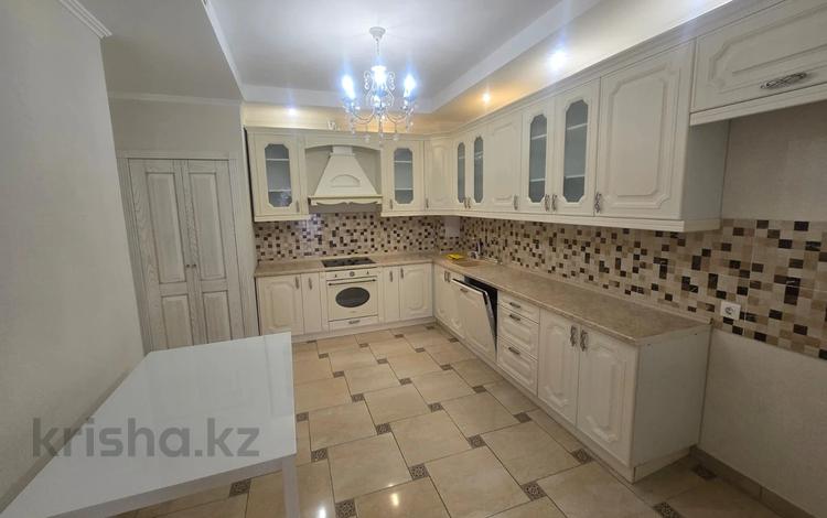 3-бөлмелі пәтер · 130 м² · 4/8 қабат, Мкр. Мирас 157, бағасы: 137 млн ₸ в Алматы, Бостандыкский р-н — фото 2