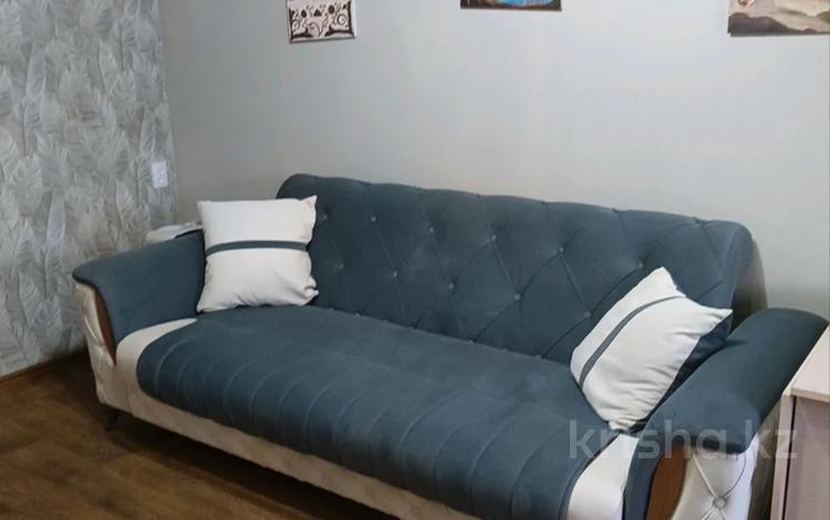 2-комнатная квартира · 42 м² · 4/5 этаж, Майкудук, Майкудук, 12й микрорайон 7 за 14 000 ₸ в Караганде, Алихана Бокейханова р-н — фото 2