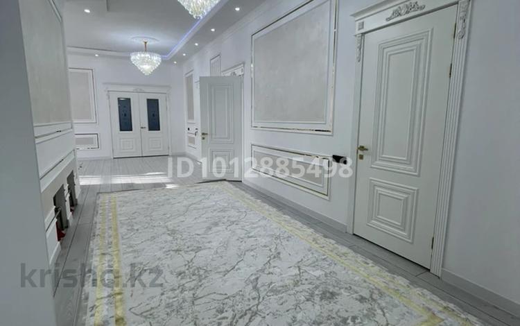 Отдельный дом · 5 комнат · 280 м² · 8 сот., мкр Самал-3 73 — 87 мектеп артында за 77 млн ₸ в Шымкенте, Абайский р-н — фото 2