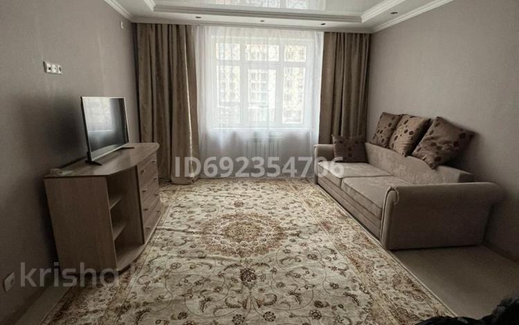 2-комнатная квартира, 65 м², 3/18 этаж помесячно, Мангилик ел 50 за 230 000 〒 в Астане, Есильский р-н — фото 2