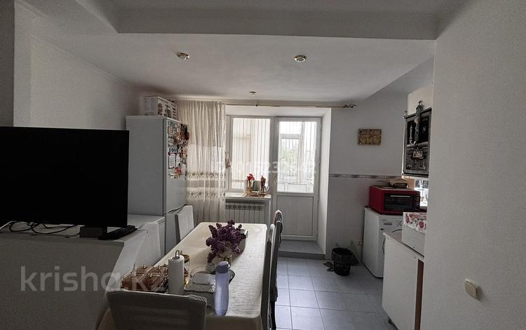 3-комнатная квартира · 61 м² · 2/5 этаж, Старый город, Уалиханова 22 — Айтеке би 19 за 15 млн ₸ в Актобе — фото 2
