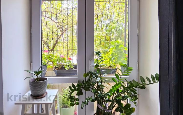 2-комнатная квартира · 54 м² · 2/3 этаж, Абылай хана — Легендарная сталинка в золотом квадрате за 67 млн ₸ в Алматы, Медеуский р-н — фото 2