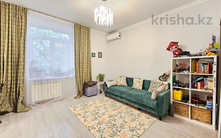2-бөлмелі пәтер · 54 м² · 2/3 қабат, Абылай хана — Легендарная сталинка в золотом квадрате, бағасы: 67 млн ₸ в Алматы, Медеуский р-н — фото 13