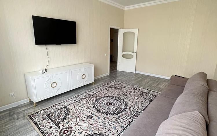 2-комнатная квартира · 60 м² · 2/8 этаж, Кабанбай Батыра 58Б за 300 000 ₸ в Астане, Есильский р-н — фото 2