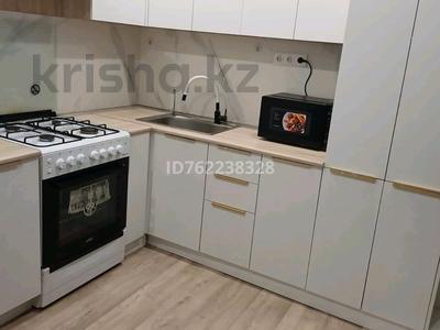 2-бөлмелі пәтер · 45 м² · 2/3 қабат, мкр Уркер, Кожаберген жырау 26, бағасы: 20 млн ₸ в Астане, Нура р-н