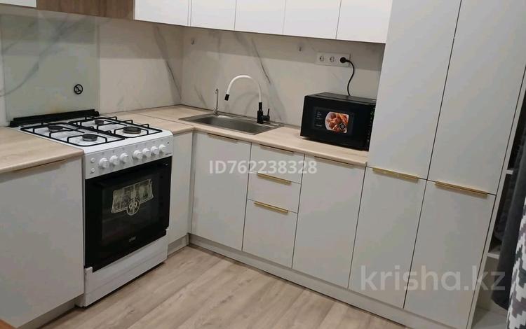 2-бөлмелі пәтер · 45 м² · 2/3 қабат, мкр Уркер, Кожаберген жырау 26, бағасы: 20 млн ₸ в Астане, Нура р-н — фото 4