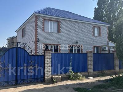 Жеке үй · 7 бөлме · 260 м² · 10 жүзд., Биекенова 19, бағасы: 85 млн ₸ в Актобе, жилой массив Заречный-3