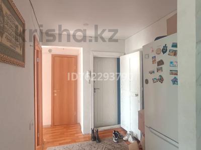 4-бөлмелі пәтер · 60 м² · 4/5 қабат, Михаэлиса 4 — Абая, бағасы: 27 млн ₸ в Усть-Каменогорске